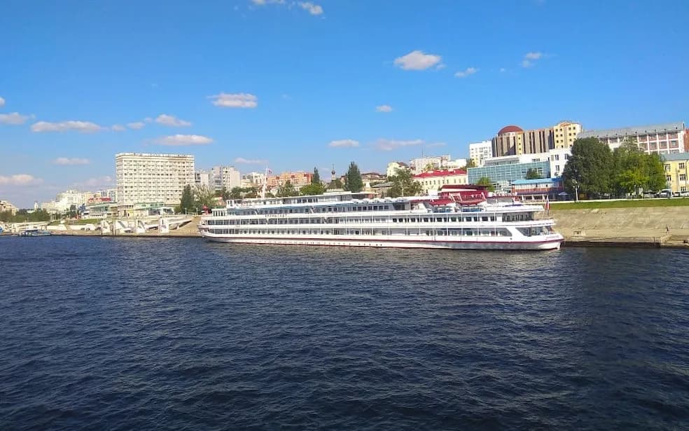 Теплоход Кронштадт в Самаре