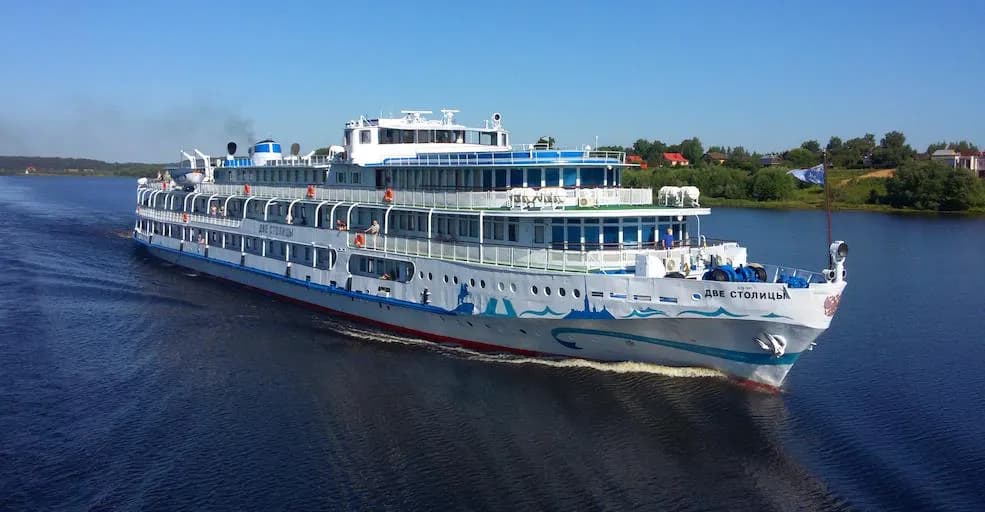Недорогой теплоход Две столицы