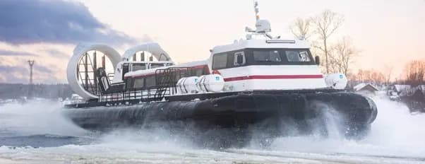 Байкал зимой: прозрачный лёд, морозное сияние и ощущение тишины