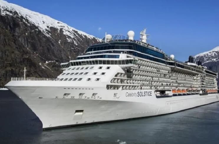 Новый год на волнах: Как выбрать идеальный круиз для встречи 2026 года