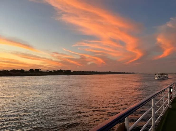 Новый год на волнах: Как выбрать идеальный круиз для встречи 2026 года