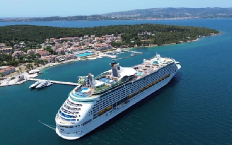 Как устроены экскурсии в портах: стоит ли покупать у круизной компании