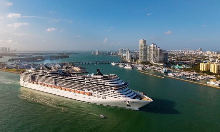 Как проходят праздники и Новый год на круизных лайнерах