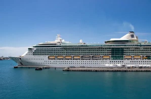 Как проходят праздники и Новый год на круизных лайнерах