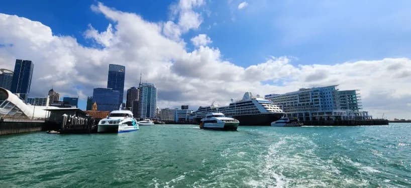 Как проходят круизы на яхтах и мини-лайнерах