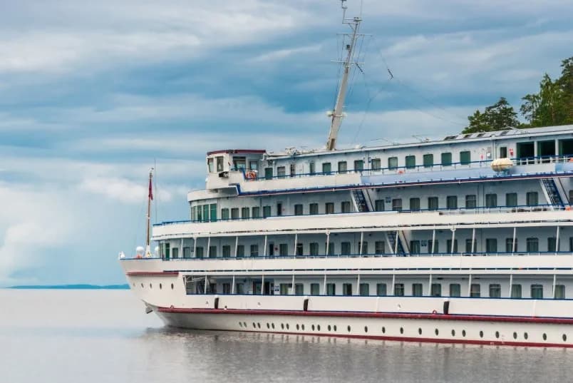 Палуба корабля: как устроена и как выбрать лучшие места на теплоходе