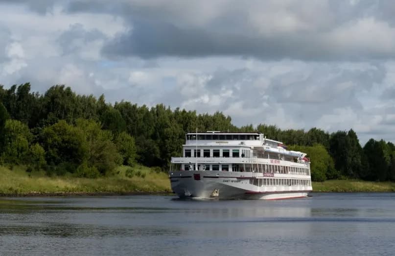 Классы теплоходов для речных круизов: как выбрать свой уровень комфорта