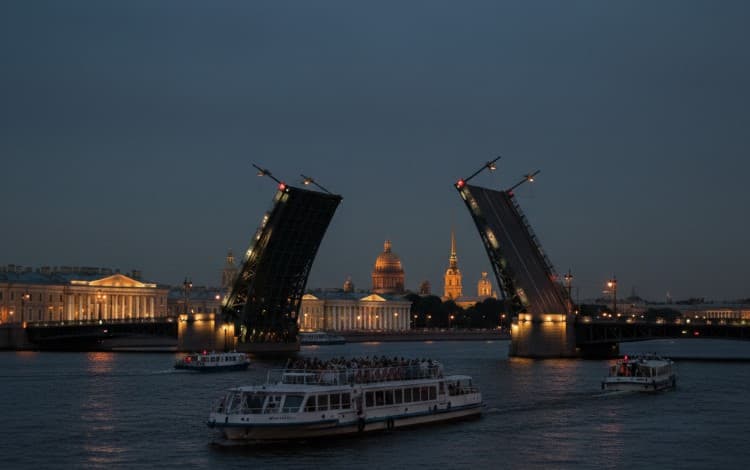 Расписание развода мостов в Санкт-Петербурге на 2026 год
