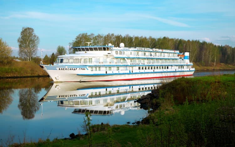 Редкие стоянки и новые города на Волге: новая карта речных круизов