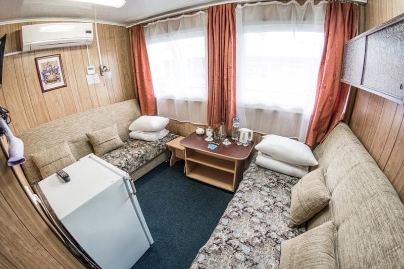 Люкс с 2 диванами Теплохода Василий Чапаев