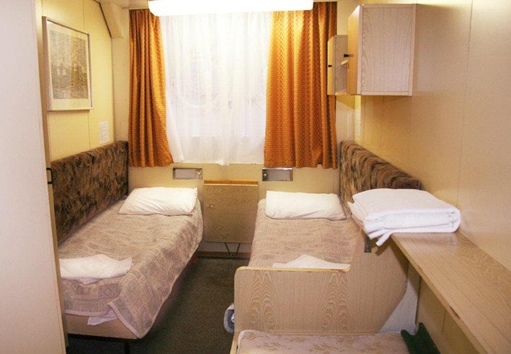 Трехместная одноярусная каюта Теплохода Виссарион Белинский