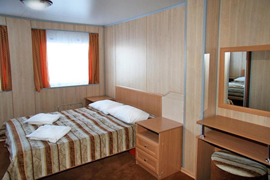 Полулюкс трехместный Теплохода Виссарион Белинский