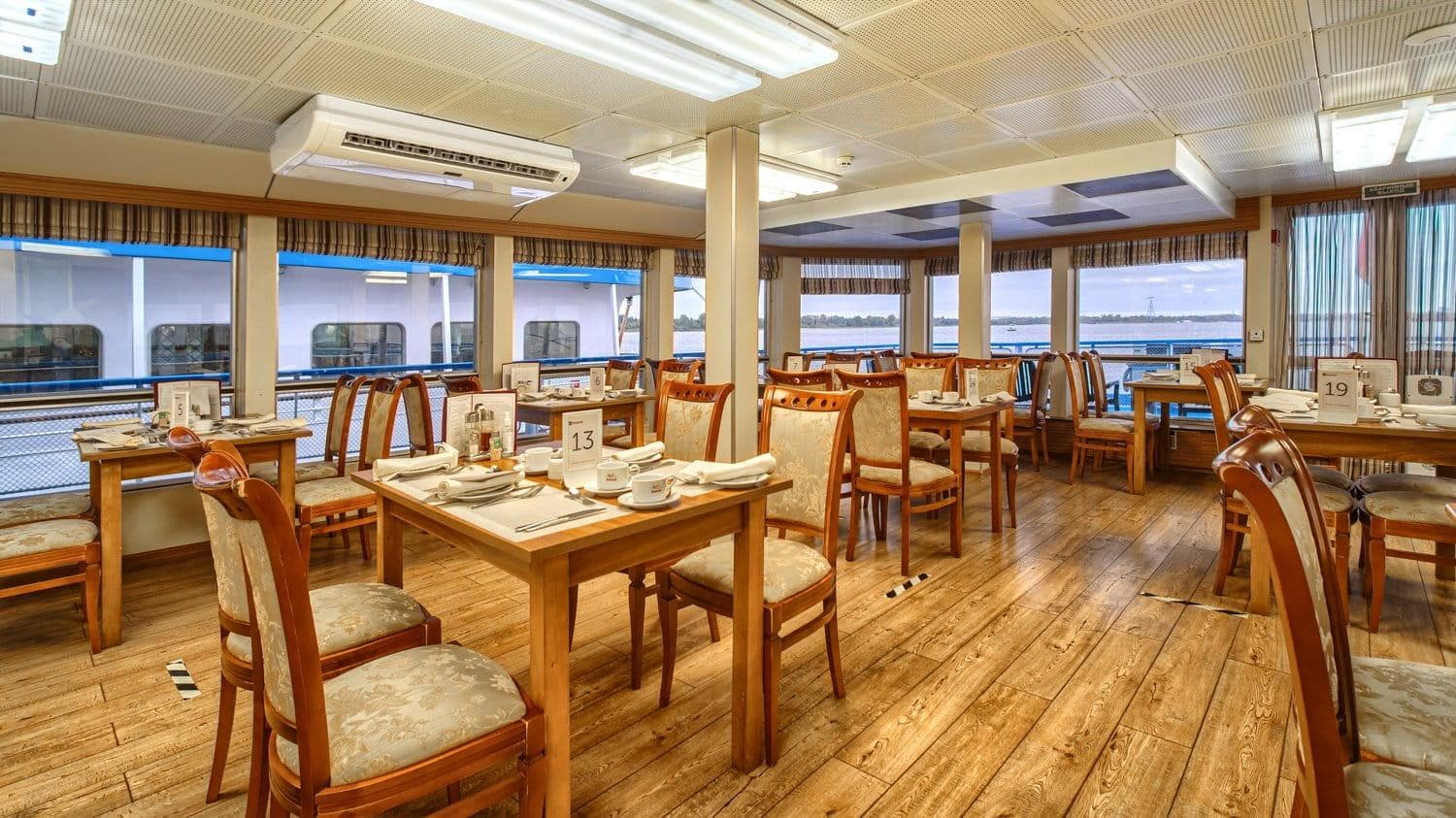 Ресторан Онега Теплохода Георгий Жуков