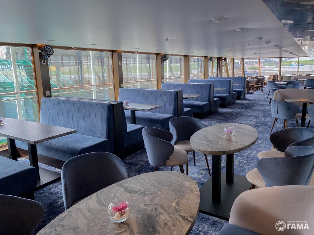 Панорама-салон Теплохода Золотое кольцо