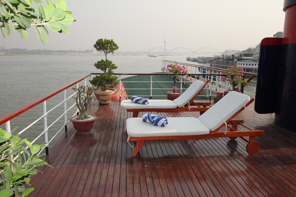 Солнечная палуба  Теплохода Indochina Pandaw