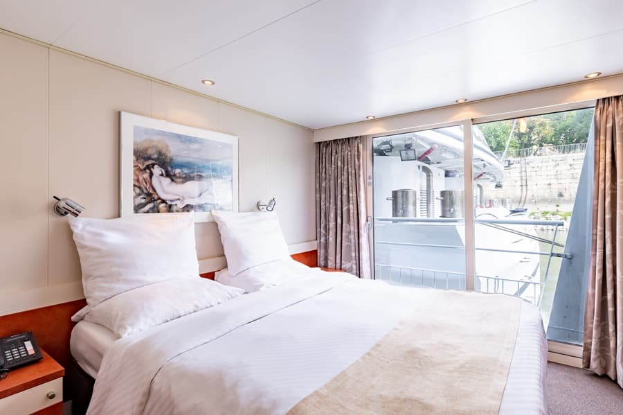 Каюта с французским балконом Теплохода River Sapphire