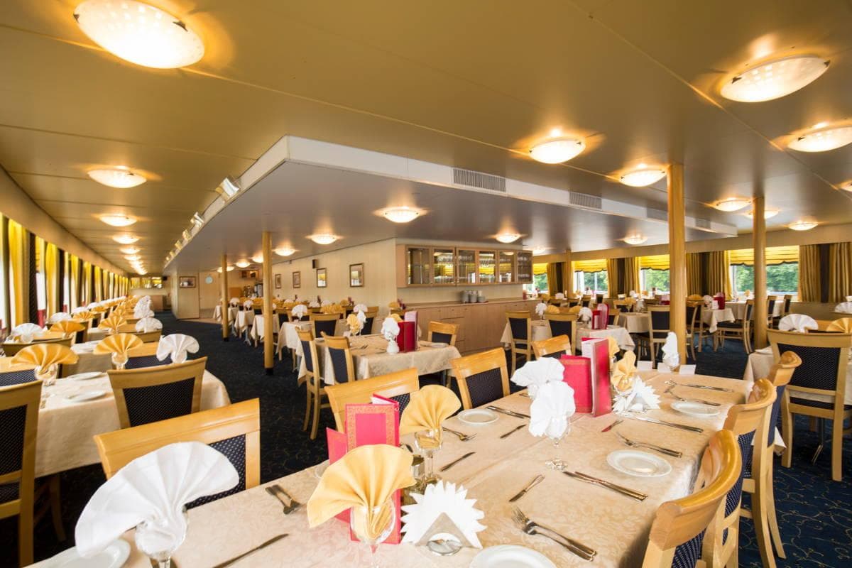 Ресторан Онега Теплохода Георгий Чичерин