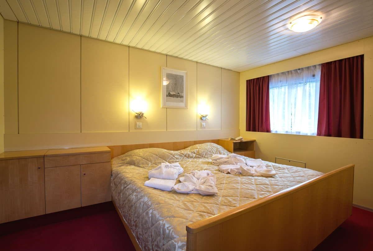 Каюта люкс Теплохода Георгий Чичерин