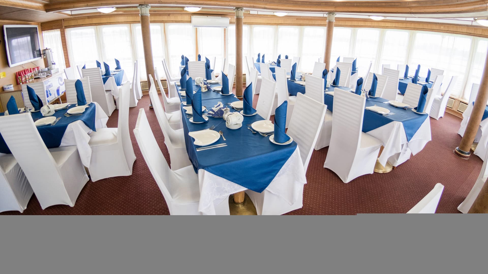 Ресторан на шлюпочной палубе Теплохода Илья Муромец