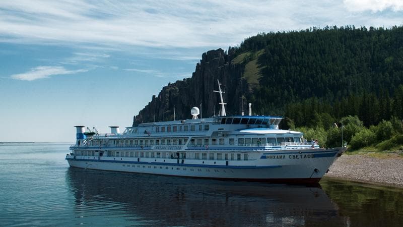 Теплоход Михаил Светлов