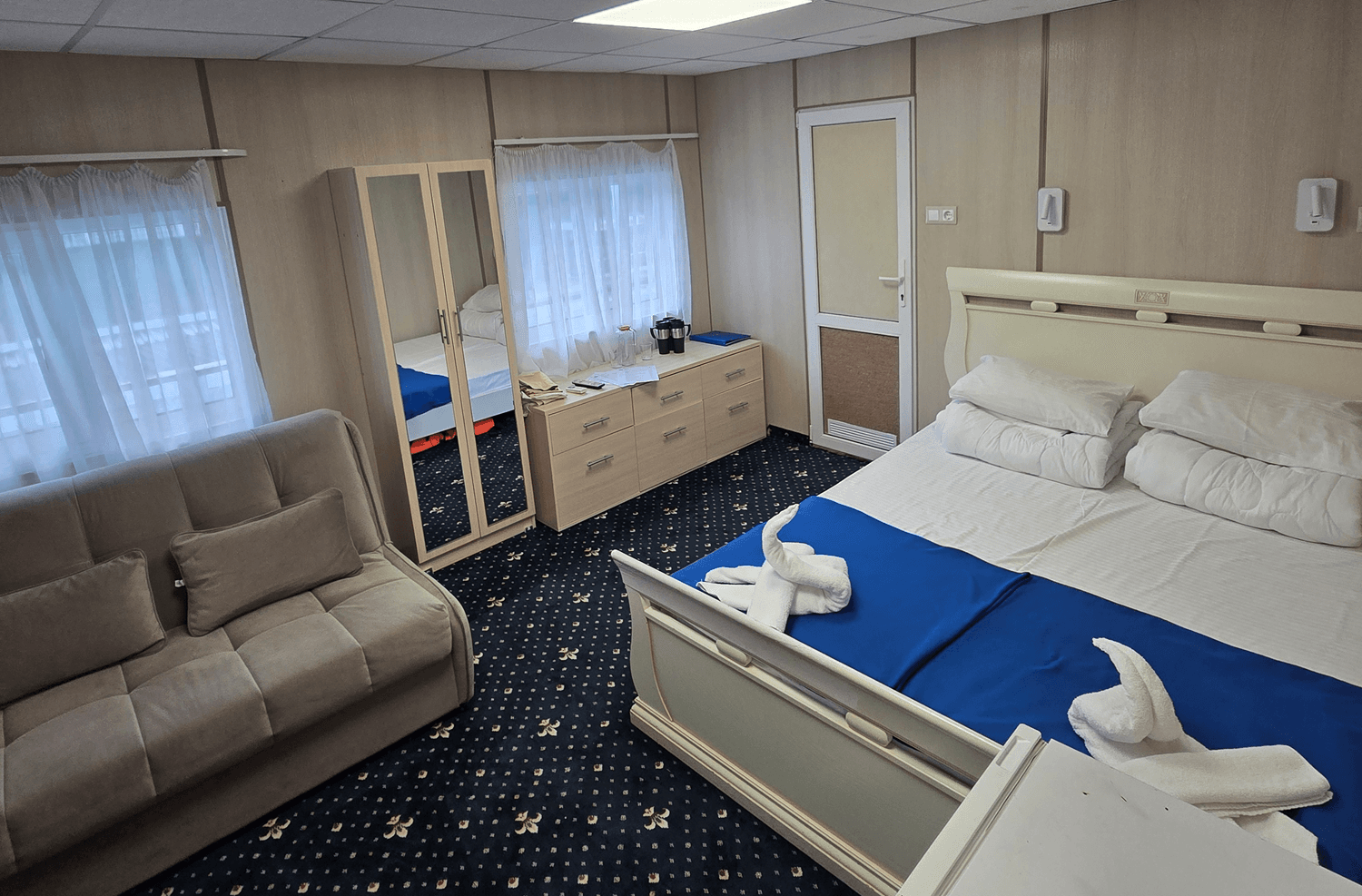 Люкс Теплохода Родная Русь