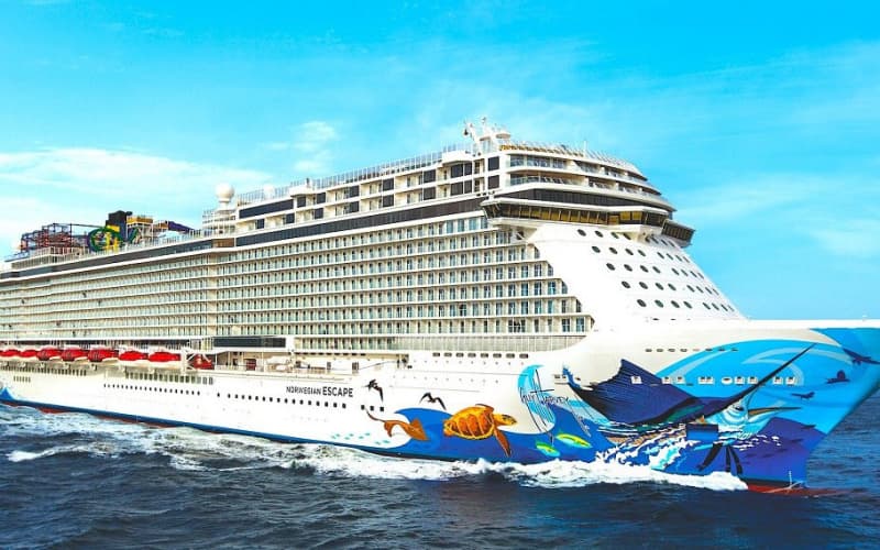 лайнер Norwegian Escape
