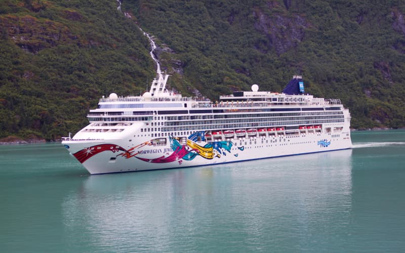 лайнер Norwegian Jewel