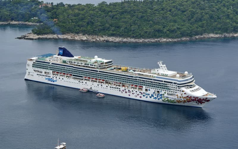 лайнер Norwegian Gem
