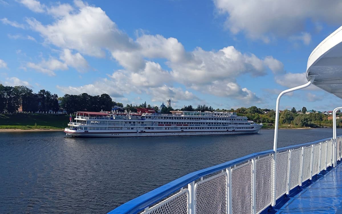 Теплоход Михаил Фрунзе