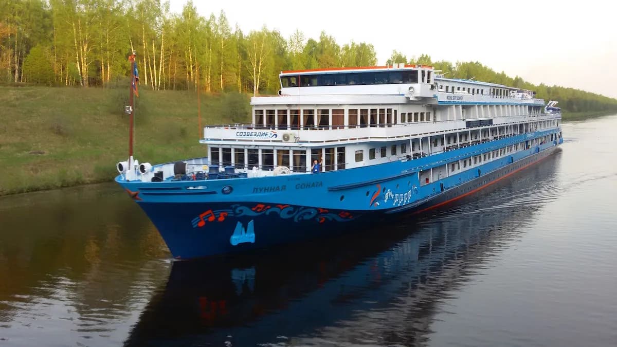 Теплоход Лунная Соната