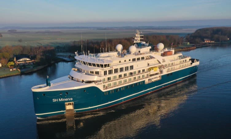 Экстремальные круизы: от Арктики до Антарктиды на ледоколах