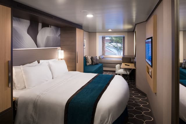 Внутренняя Central Park View Stateroom (2S)