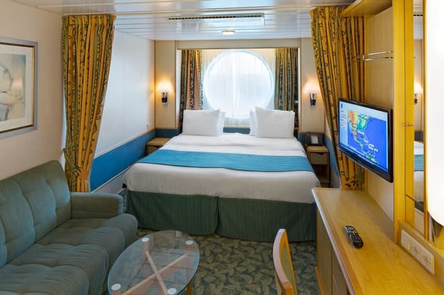 С окном Ocean View Guaranteed Stateroom (YO)