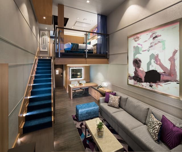 Сьют Crown Loft Suite with Balcony (L1)