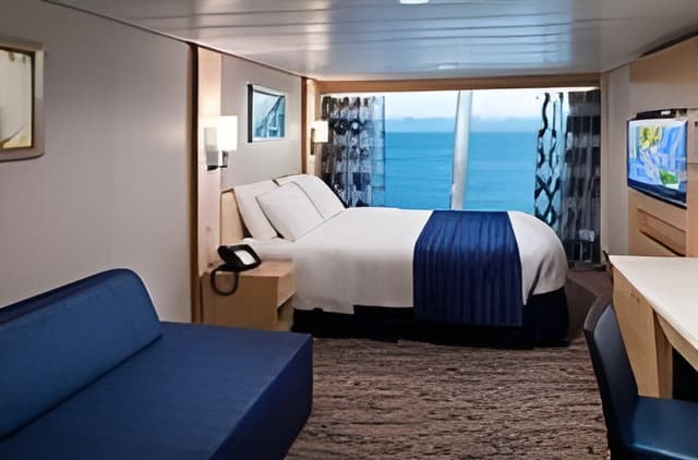 С окном Spacious Panoramic Ocean View Stateroom (1L)