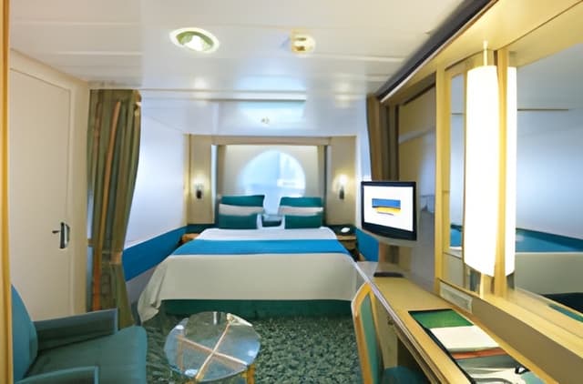 С окном Ocean View Guaranteed Stateroom (YO)