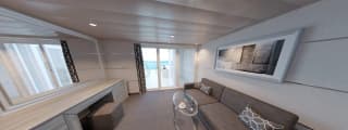 Сьют Duplex с джакузи Yacht Club (YJD)