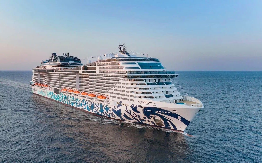 Лайнер MSC Euribia в открытом море