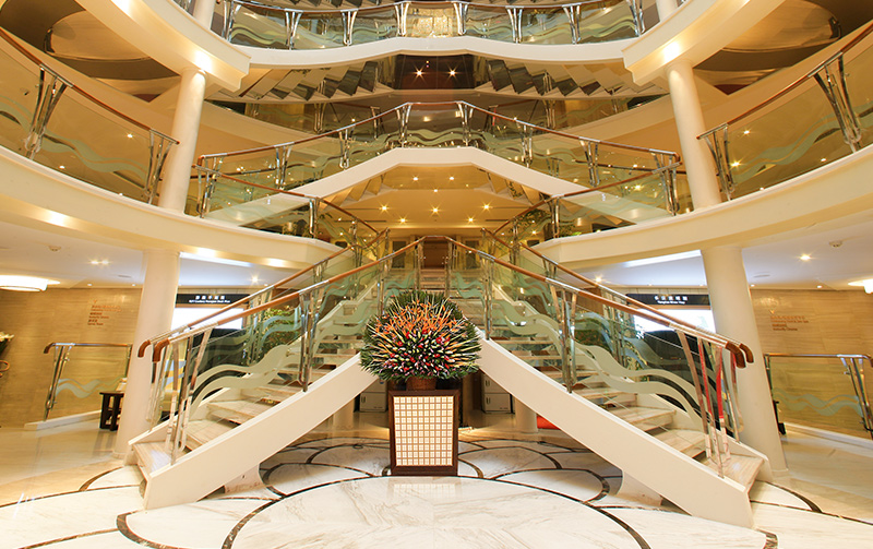  Главное лобби Теплохода Century Paragon